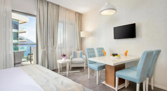 Номер Family с балконом и с видом на море Hotel Bracera