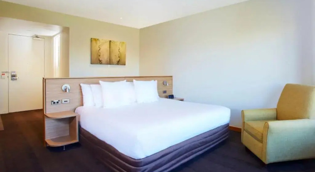 Двухместный номер Superior Crowne Plaza Canberra by IHG