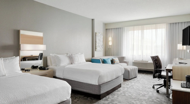 Номер Standard Courtyard by Marriott Milwaukee Downtown