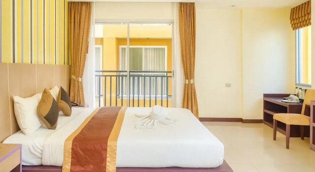 Двухместный номер Superior с балконом Bellevue Ocean Patong