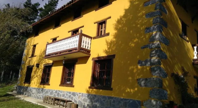 Albergue Mandoia Aterpetxea Hostel, Rezerwuj Hostel Hotele w Baskonia z parkingiem, Parking