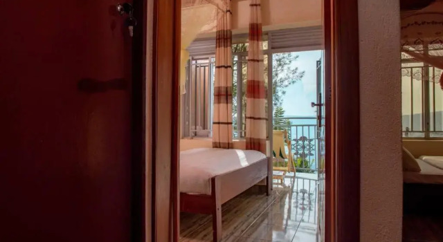 Amazing 3-Bedroom House With Scenic View.