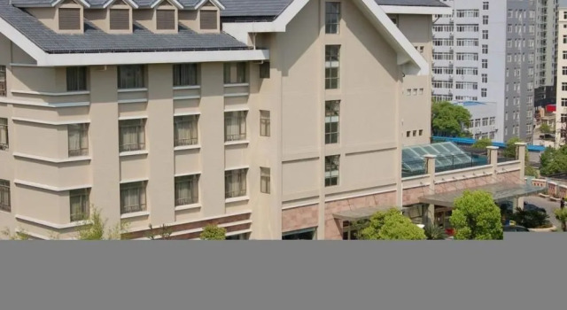 Yichang Guobin Garden Hotel, Book Hotel Hotels in Yichang with a Pool, Swimming Pool