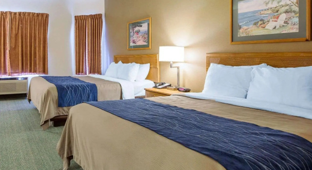 Четырёхместный люкс Comfort Inn Marina on the Monterey Bay