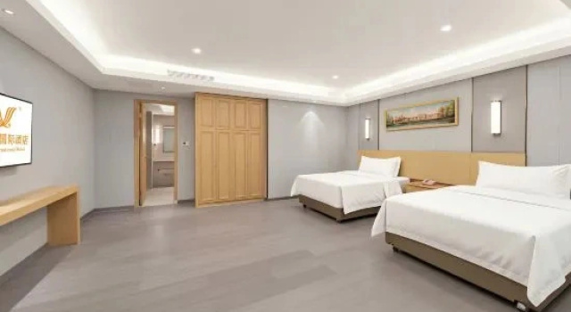 Люкс Deluxe Vienna International Hotel (Huaihua City Center Branch)