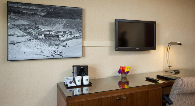 Четырёхместный номер Standard Coast Gateway Hotel