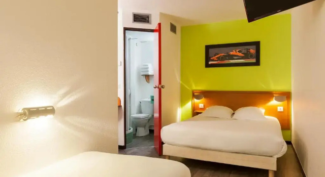 Номер Standard Enzo Hotels Chalons en Champagne