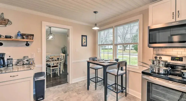 Коттедж New Bern Retreat w/ Fire Pit ~ 1 Mi to Dtwn!