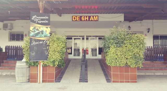 Hostal Los Badenes, Boek Hotel Hotels in Jumilla met parkeren, Parkeren