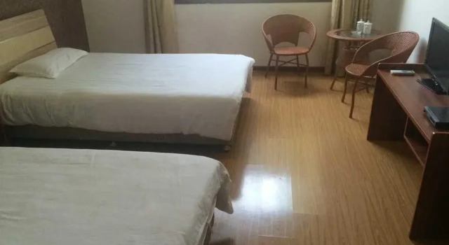 Qingdao Guanhaichao Business Hotel