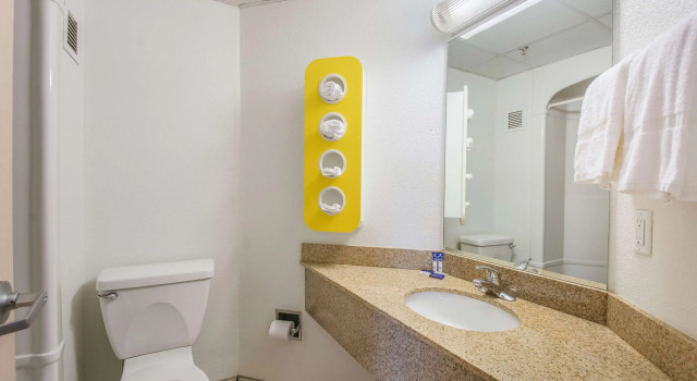 Четырёхместный номер Standard Americas Best Value Inn-Knoxville East