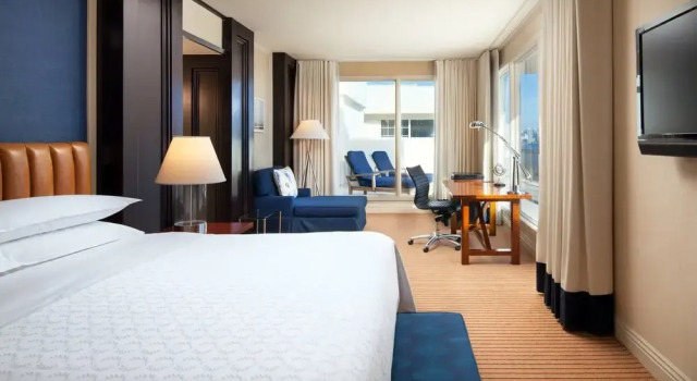 Люкс Bay Tower Executive c 1 комнатой с балконом Sheraton San Diego Resort