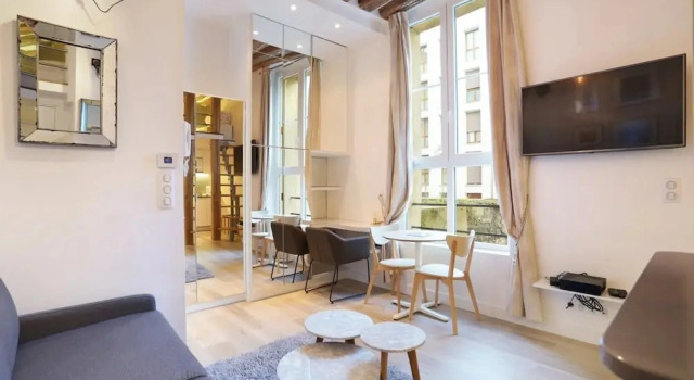 Charming Studio - Le Marais / Beaubourg, Забронировать Апарт-отель Париж Иль-де-Франс, рядом с Станция метро Rambuteau