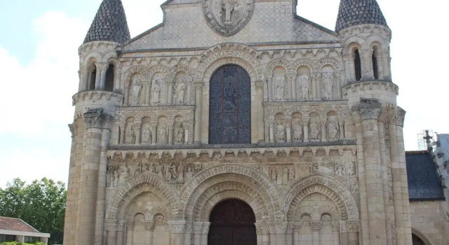 Number 14, Prenota Hotel Brux Vienne