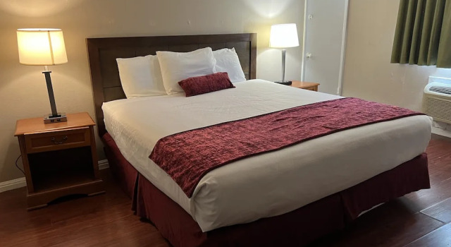 Номер Hometown Inn North Hills