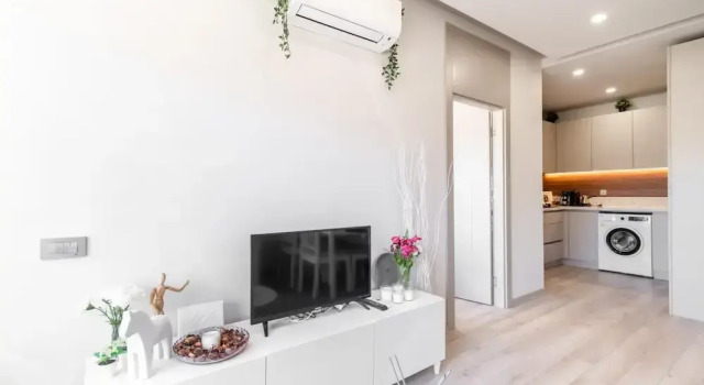 Апартаменты Central Studio w Balcony 10 min to Lara Beach