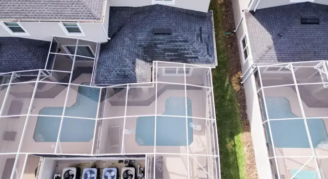 8967 CC - Cozy 5 Bed Home With Private Pool