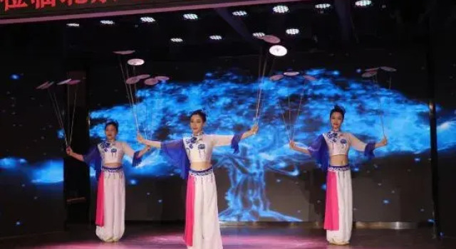 Juxian Laoshe Tea House Hotel (Juguo Ancient City Shop)