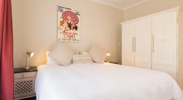 Коттедж Die Braaihuis- sleeps 6, Large Veranda, Sea Views, Central and Fabulous