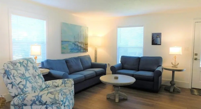 Enoch's Hideaway at Ocracoke - 3 Br Home, 预订 酒店 奥克拉科克 Pamlico Sound