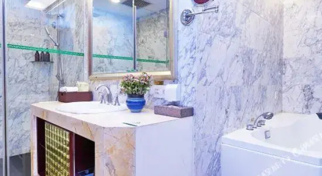 Люкс Deluxe Royal International Hotel