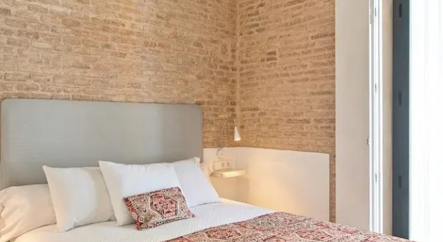 Duplex With Terrace in Sta Cruz. Santa Teresa Viii, Забронировать Отель Отели Севильи 3 звезды, рядом с Оспиталь-де-лос-Венераблес, 3*