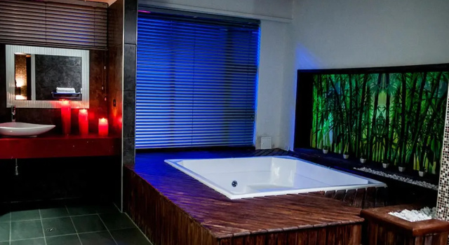 Коттедж Luxury Stiletto Hotel Boutique