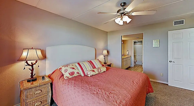 New Listing! Gulf Coast Getaway W/ Ocean Views 3 Bedroom Condo, Buchen Sie Ferienwohnung Hotels in Padre Island mit Pool, Schwimmbad