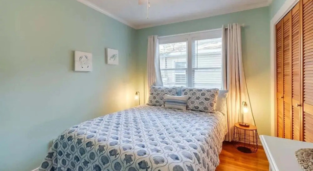 The Cozy Blue Cottage, Забронировать Дом для отпуска Лонг-Бич Миссисипи - побережье, рядом с Университет Южного Миссисипи
