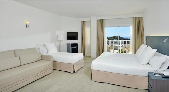 Connecting room with pool view Sol Guadalupe