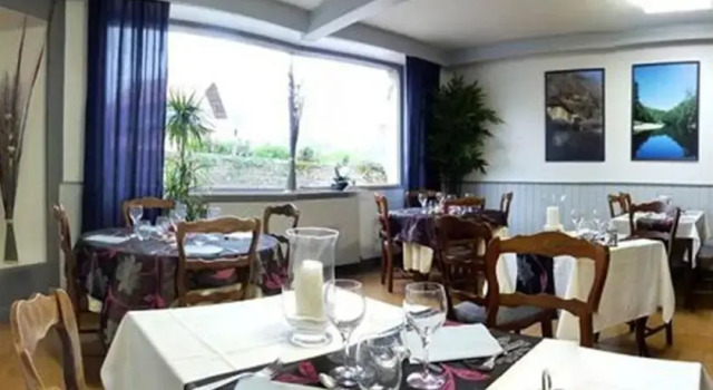 Auberge Du Chateau, Réserver Auberge de jeunesse Cléron Franche-Comté