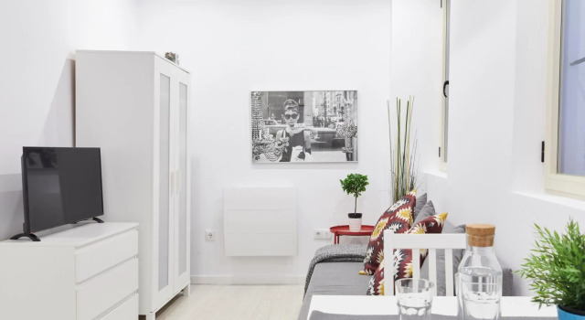 LEEWAYS APARTMENT in DIVINO PASTOR, Boek Appartement Madrid Community of Madrid, in de buurt van Edificio Grassy