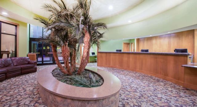 Ramada Tropics Resort & Conf Center by Wyndham Des Moines, Varaa Lomakeskus Des Moines Iowa