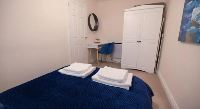 Stylish Brixham Apartment - Newly decorated - Free on street parking