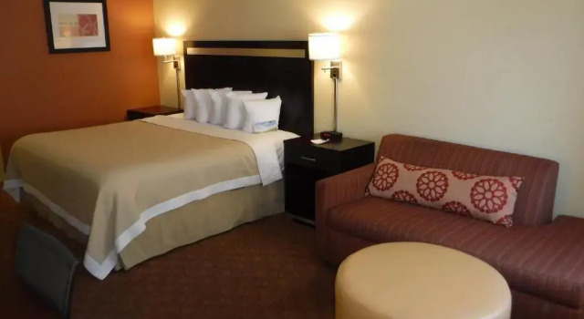 Номер Deluxe Days Inn by Wyndham Globe