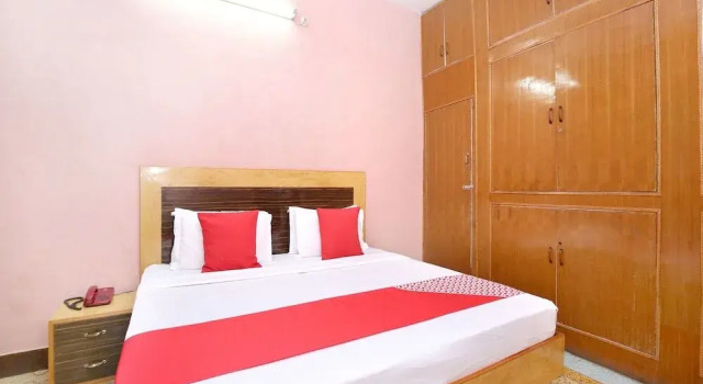 Rajnish by OYO Rooms