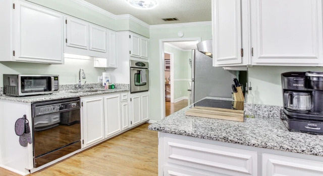 Single-story Savannah Home w/ Private Backyard!, Savannah, Prenota Hotel Talahi Island Georgia