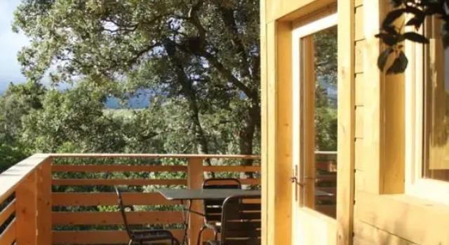 Четырёхместный номер Standard Les Cabanes Dans Les Bois Logis Hôtel