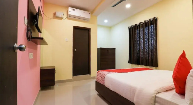 OYO 13569 Virat Residency
