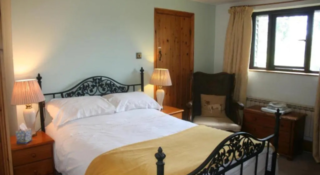 Barn Cottage - Farm Park Stay with Hot Tub, Забронировать Фермерский дом Фермерские дома Гламорган, Фермерский дом