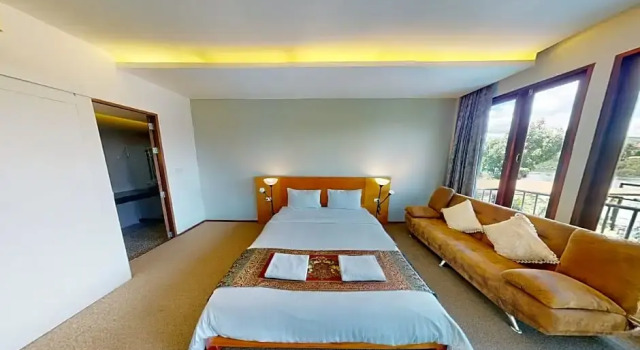 Water Park Hotel Kanchanaburi, Забронировать Отель Отели Канчанабури с парковкой, рядом с Железнодорожный вокзал Канчанабури, Парковка