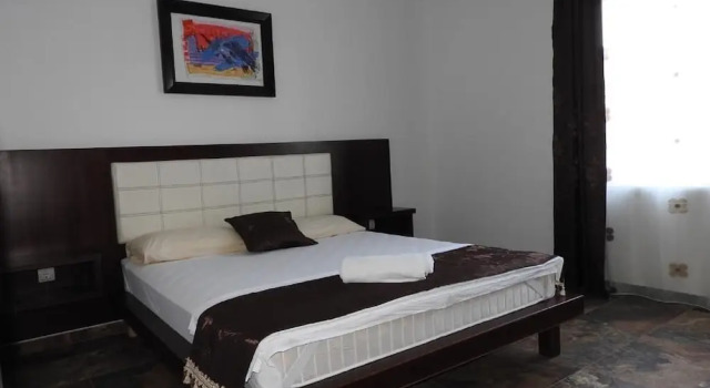 Апартаменты с 3 комнатами Apartments and Rooms Four Roses