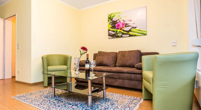 Апартаменты Lakeside Flat