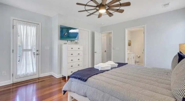 Coastal Quarters in Bluffton - Dog Friendly! Bluffton Park Lowcountry Charmer, Забронировать Дом для отпуска Отели в центре Блаффтон, в центре