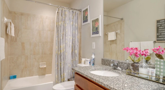 Spacious Woodbridge Home Near Leesylvania Park!, Prenota Hotel Woodbridge Virginia