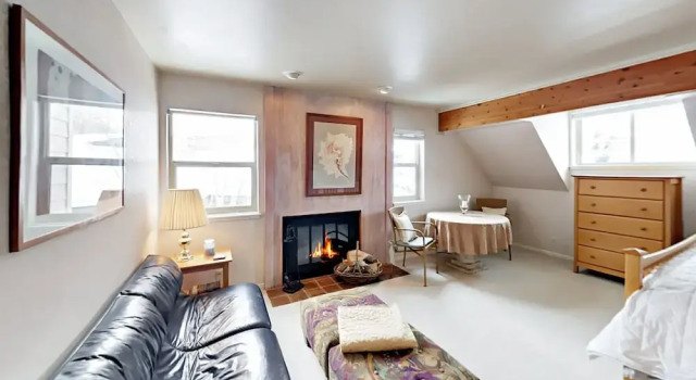 Large Near Shuttle To Slopes & Sundance 5 Bedroom Home, Book Hotel Park City Deer Valley - The Canyons