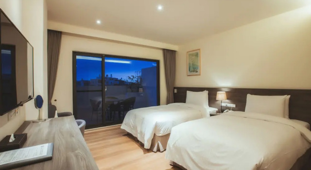 Номер Standard с балконом FangLiao Hotel