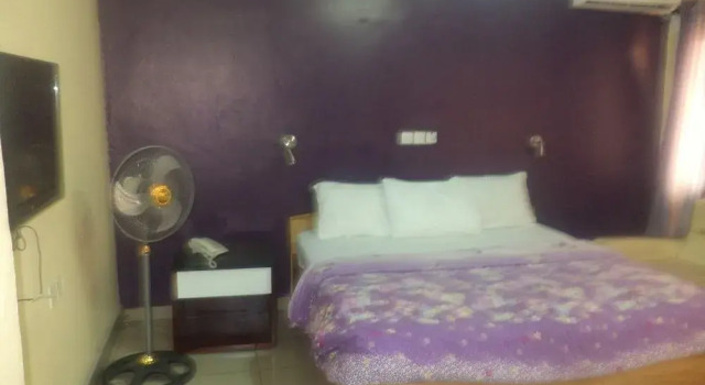 Divine Fountain Omole, Rezervovat Hotel Omole Lagos State