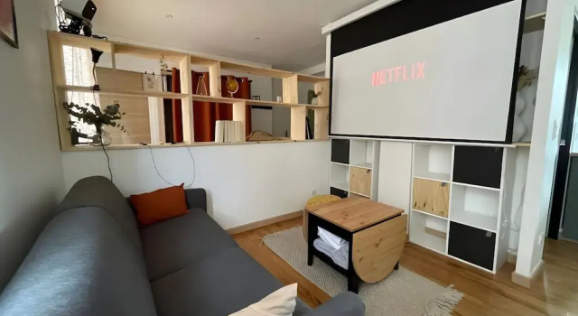 Апартаменты Chic & Cozy - Luxe Flat With Projector