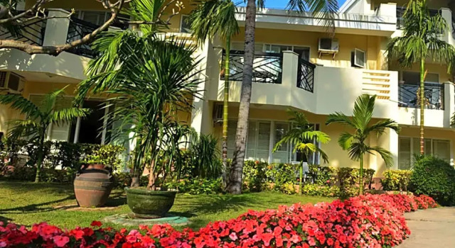 Двухместный номер Standard с видом на сад Palm Beach Resort & Spa